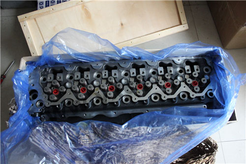 特雷克斯兩頭忙珀金斯柴油發動機配件3718 R032汽缸蓋批發與804D-33T